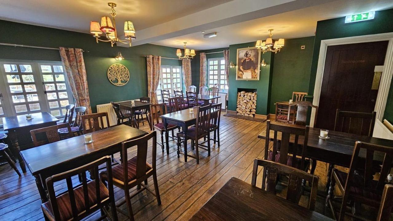 True Lovers Knot Blandford Forum Ngoại thất bức ảnh